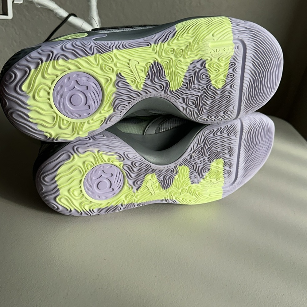 NIKE KD TREY 5 X NEW, size 14, very comfy, last one! DD9538 012 - Picture 2 of 6